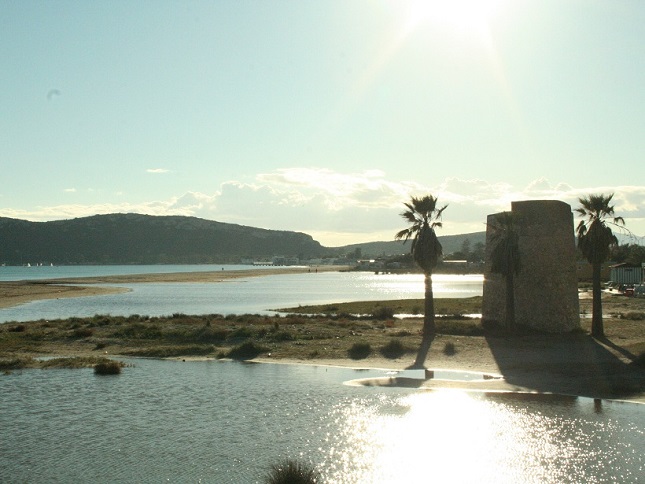 Torre spagnola  sulla spiaggia del poetto